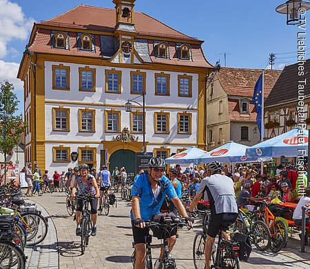 DEU , Deutschland , Roettingen - Autofreier Sonntag im Taubertal , | DEU Germany, Roettingen - |[© Peter Frischmuth/ argus. Jede Nutzung des Fotos ist honorarpflichtig gemaess gueltiger MFM Liste oder Vereinbarung mit Peter Frischmuth/ argus, Rethweg 2, 21635 Jork,  T+49 171 3334563, foto@peterfrischmuth.de, www.peterfrischmuth.de,  Bankverbindung: IBAN: DE 98200100200388530208, BIC: PBNKDEFF, Postbank ] *** Local Caption ***