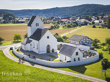 Kirche in Böhming (Kipfenberg, Naturpark Altmühltal)
