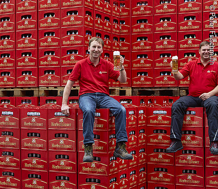 Die Braumeister Patrick Hoerner und Markus Lutz der Herbsthaeuser Brauerei