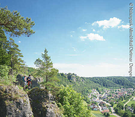 Aussicht von der Felsengruppe Arnsberger Leite auf die Altmühl